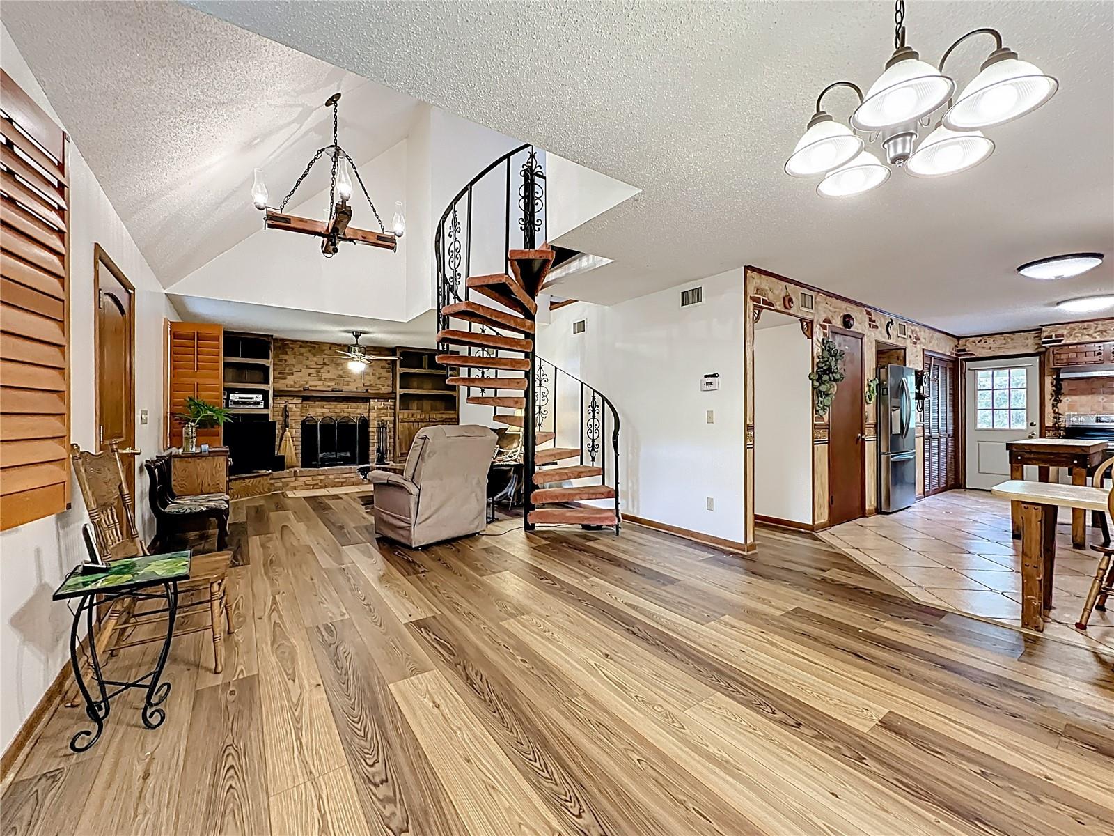 Image 10 of 69 For 35061 Karen Road