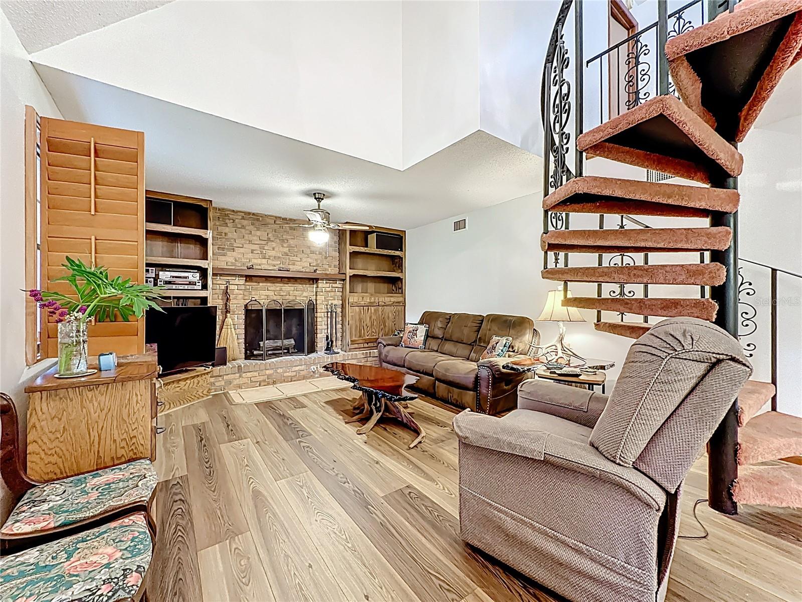 Image 6 of 69 For 35061 Karen Road