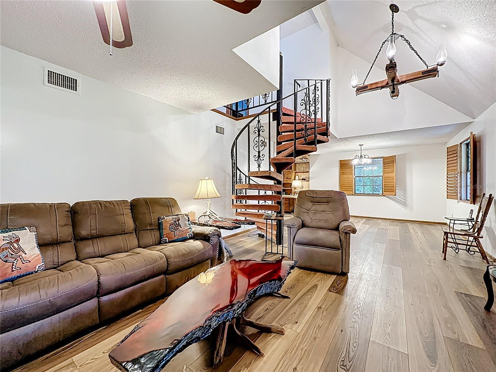 Image 7 of 69 For 35061 Karen Road