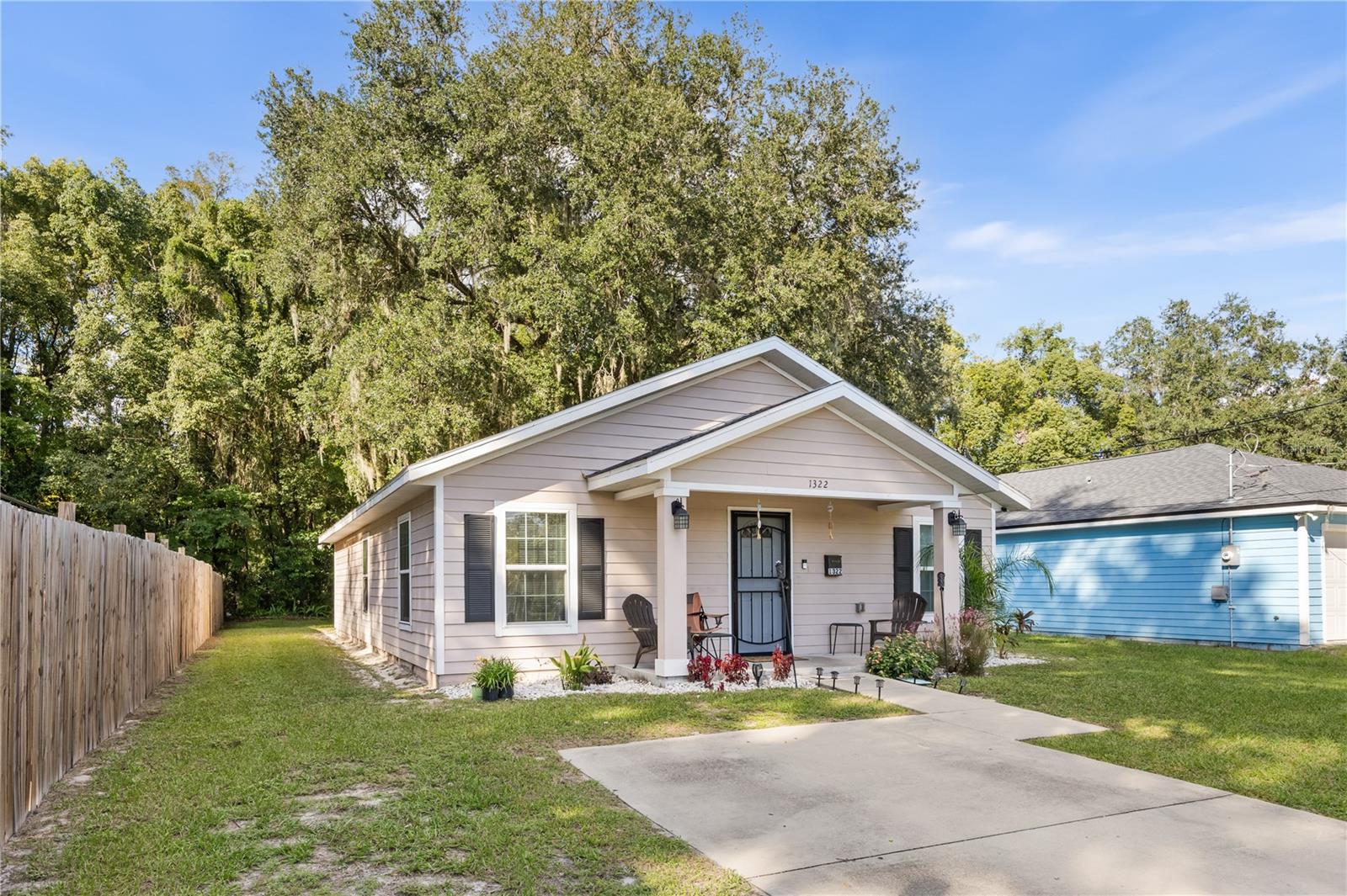 Image 2 of 23 For 1322 1st Avenue