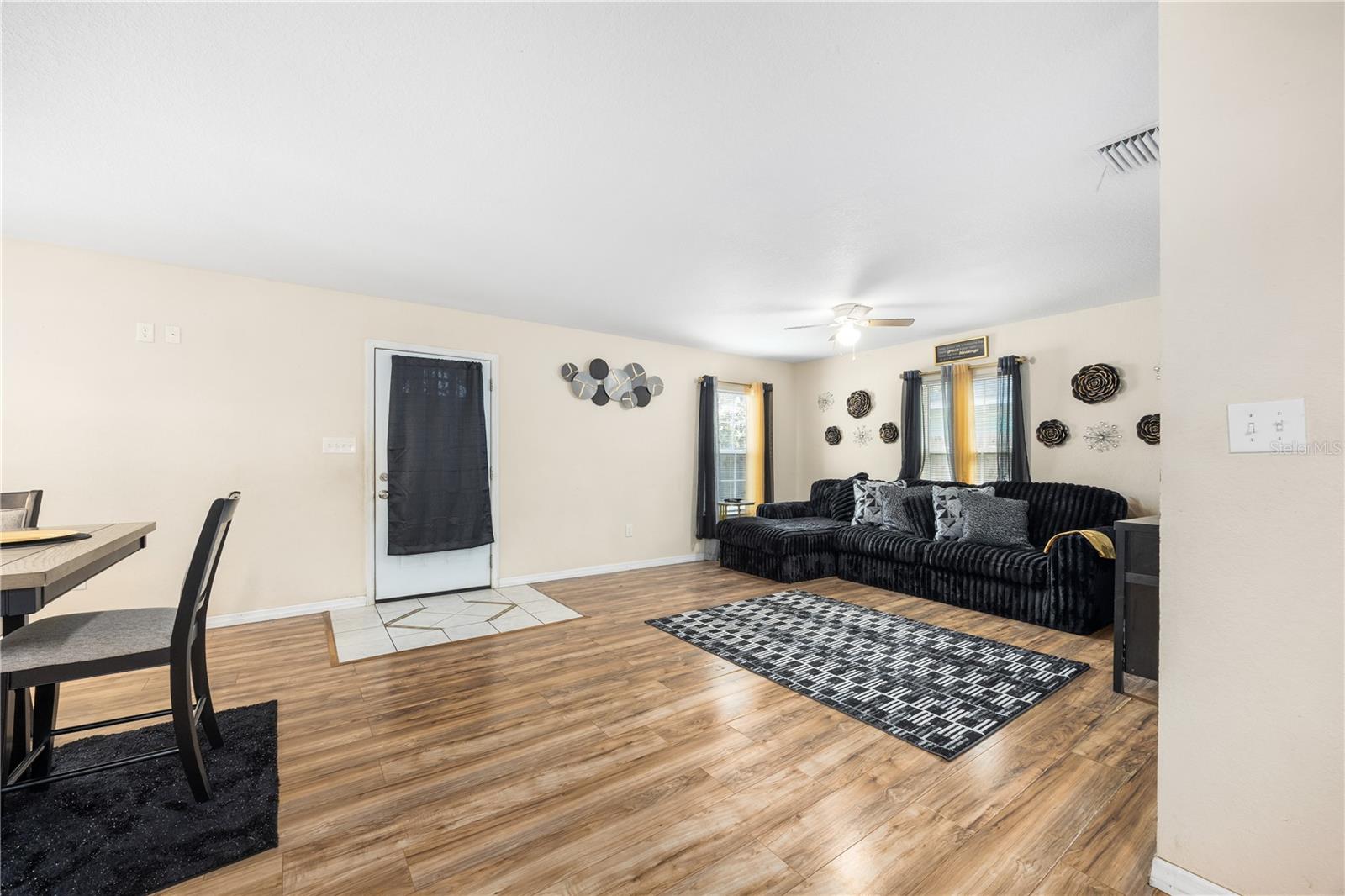 Image 5 of 23 For 1322 1st Avenue