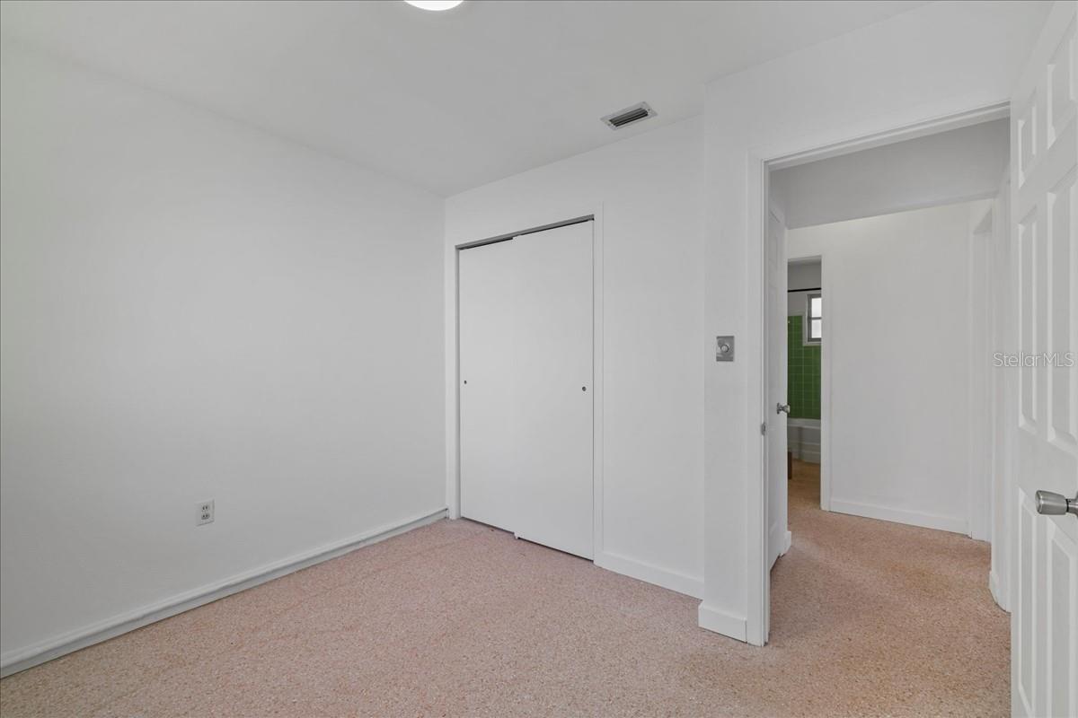 Image 15 of 30 For 1531 Grace Avenue