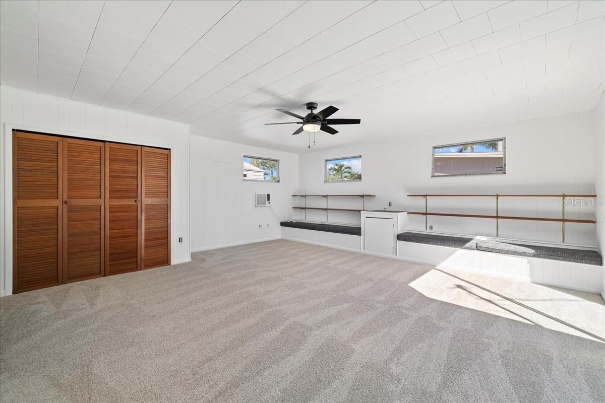 Image 22 of 30 For 1531 Grace Avenue