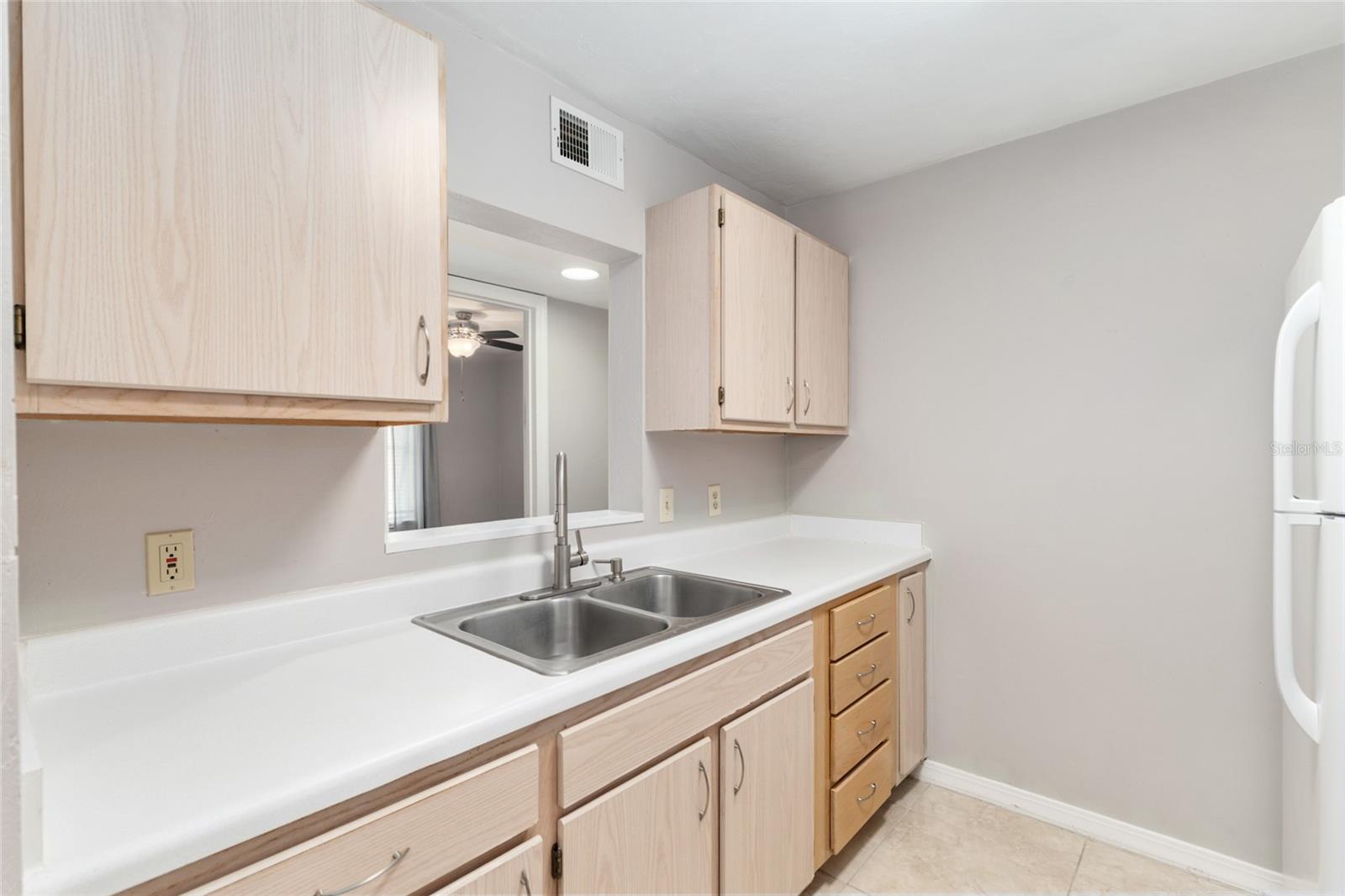 Image 10 of 29 For 2360 Archer Road 506