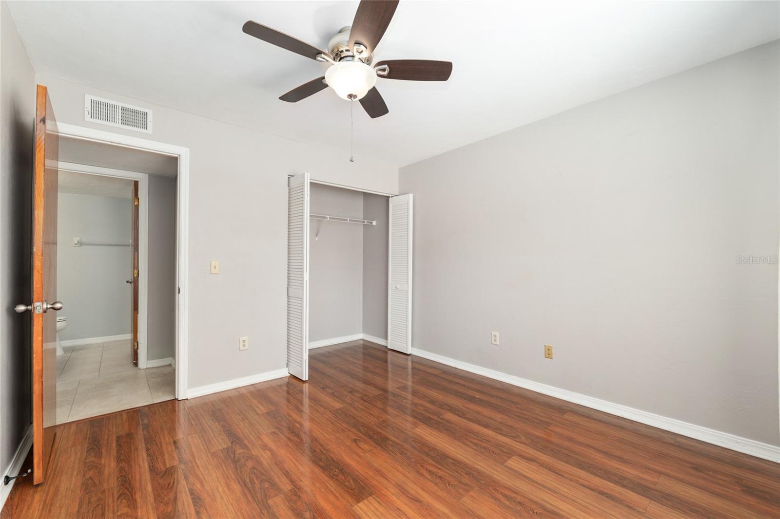 Image 16 of 29 For 2360 Archer Road 506