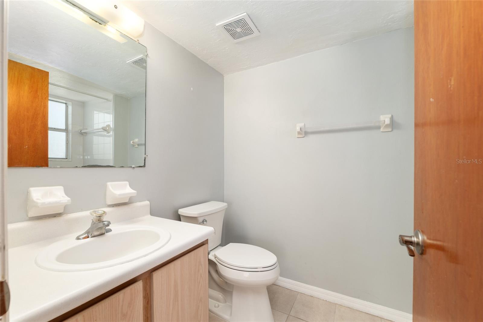 Image 17 of 29 For 2360 Archer Road 506