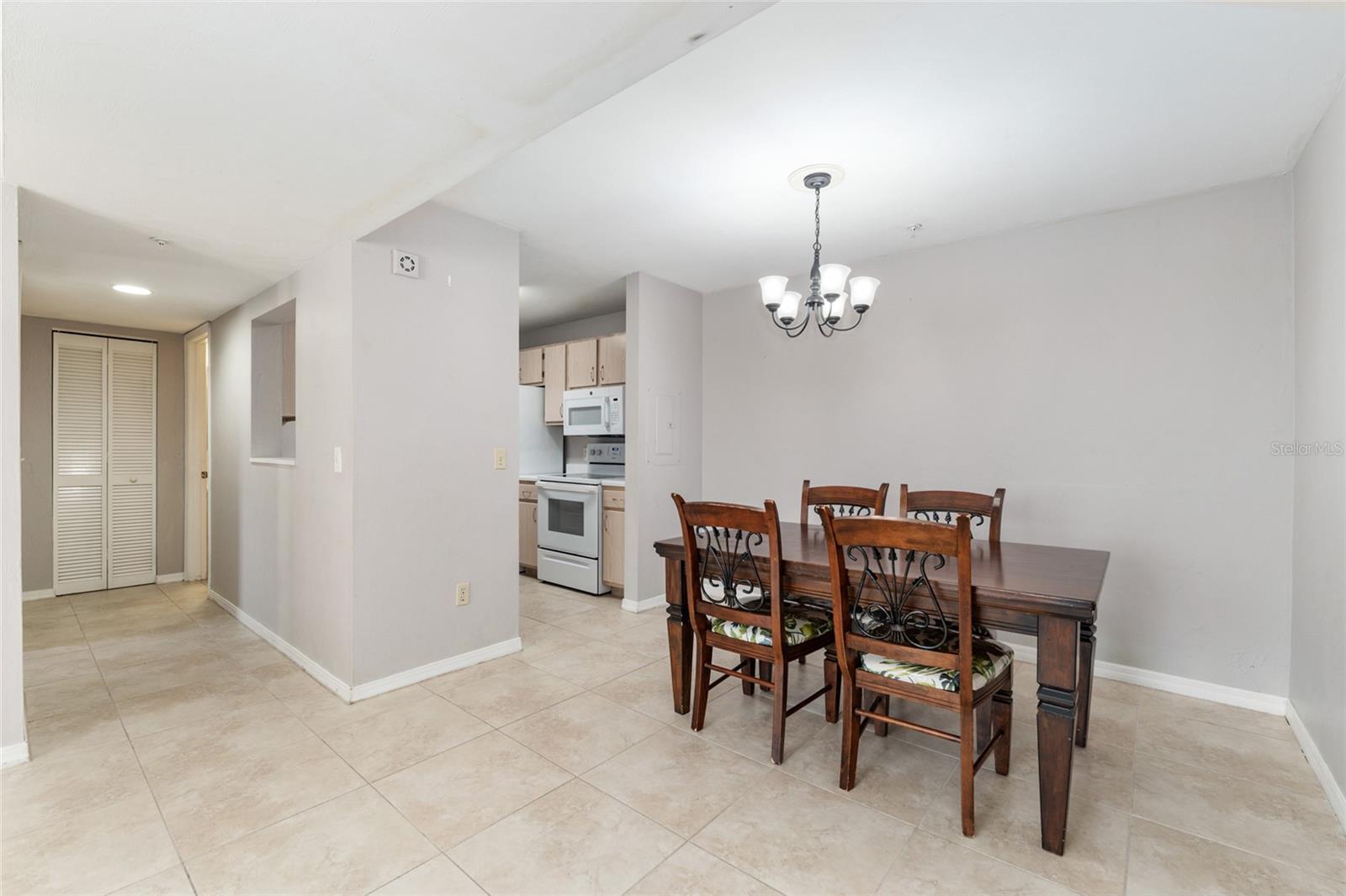 Image 8 of 29 For 2360 Archer Road 506