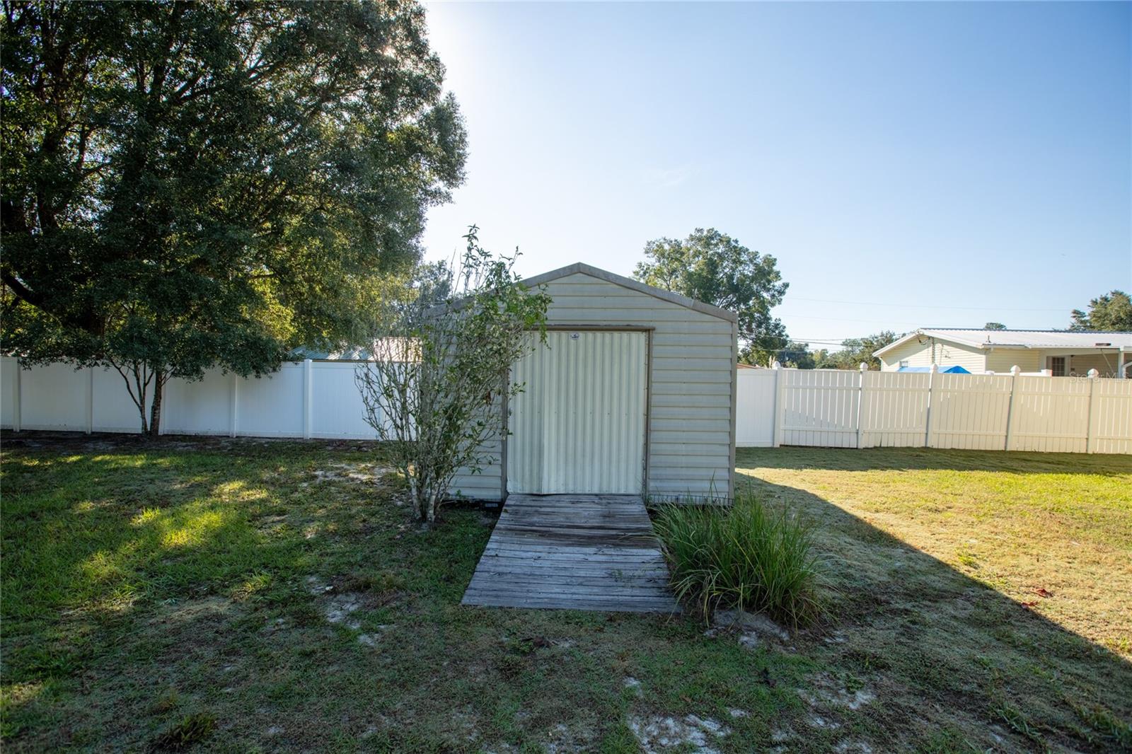 Image 16 of 66 For 618 44th Street