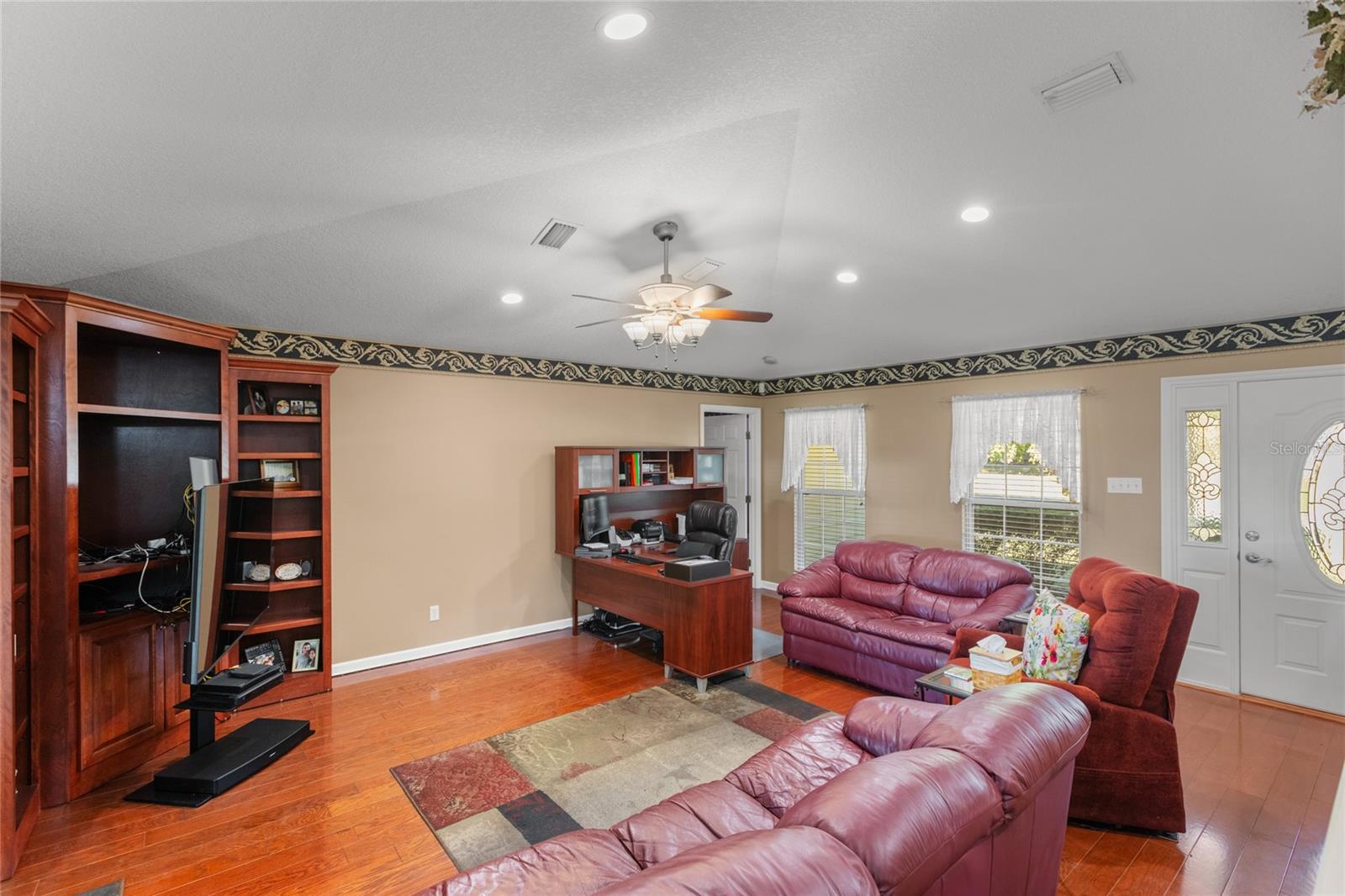 Image 26 of 66 For 618 44th Street