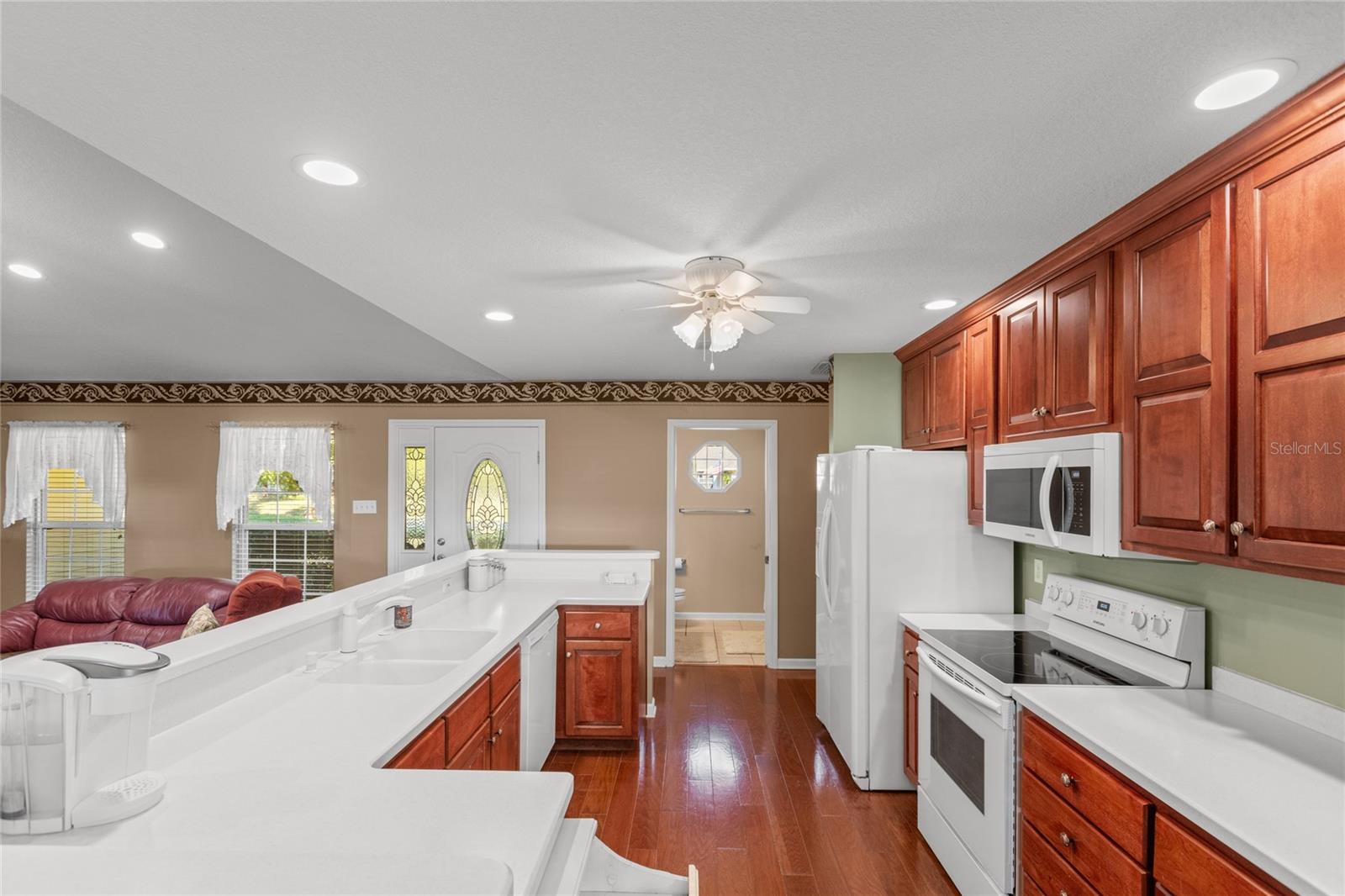 Image 32 of 66 For 618 44th Street