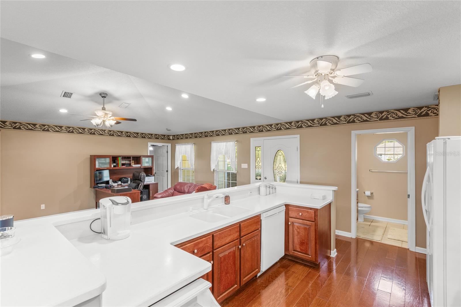 Image 34 of 66 For 618 44th Street