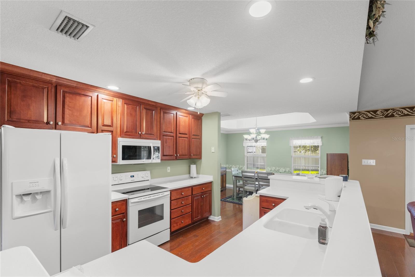 Image 36 of 66 For 618 44th Street