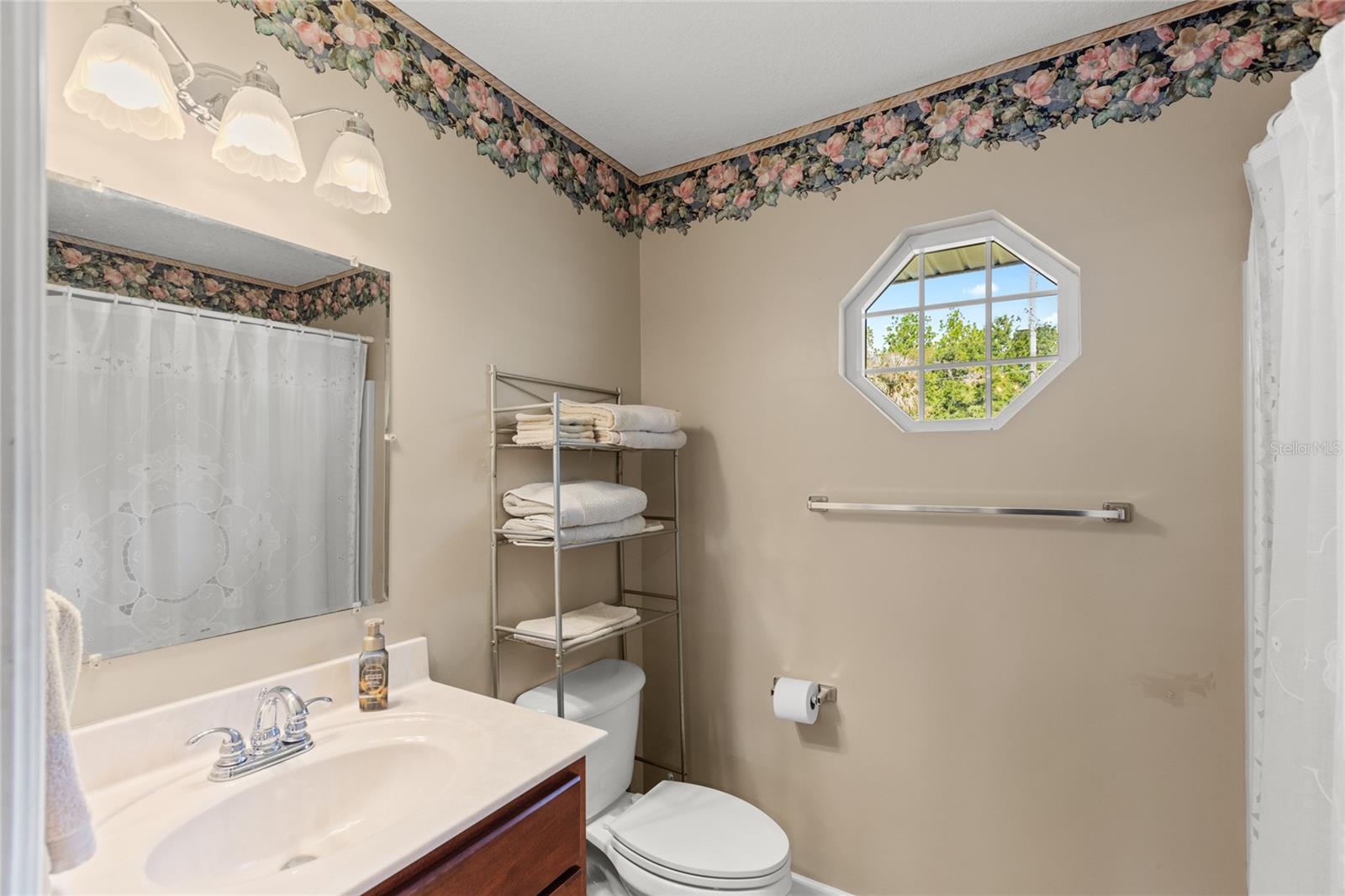 Image 38 of 66 For 618 44th Street