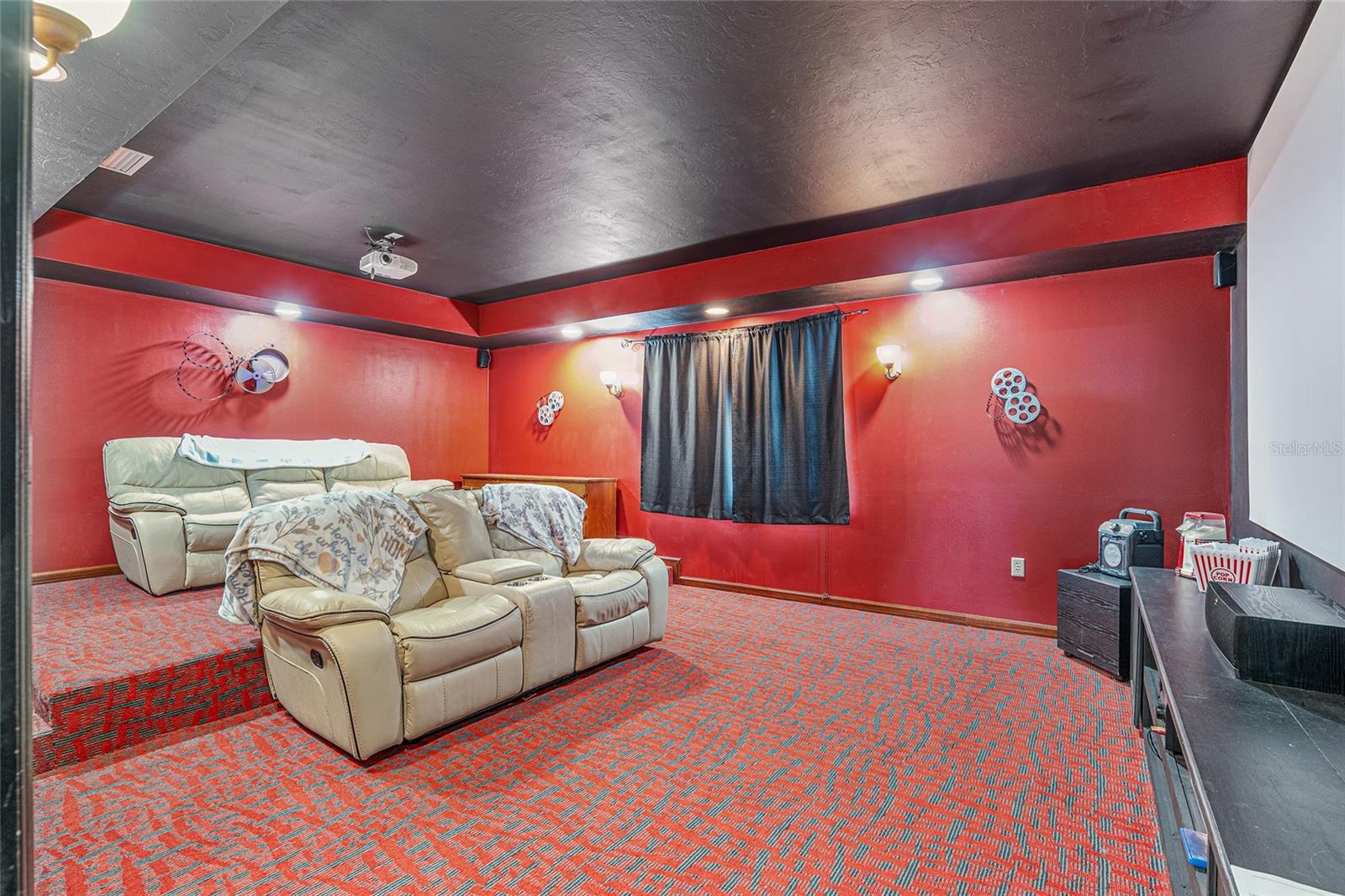 Image 44 of 95 For 630 Marigold Place
