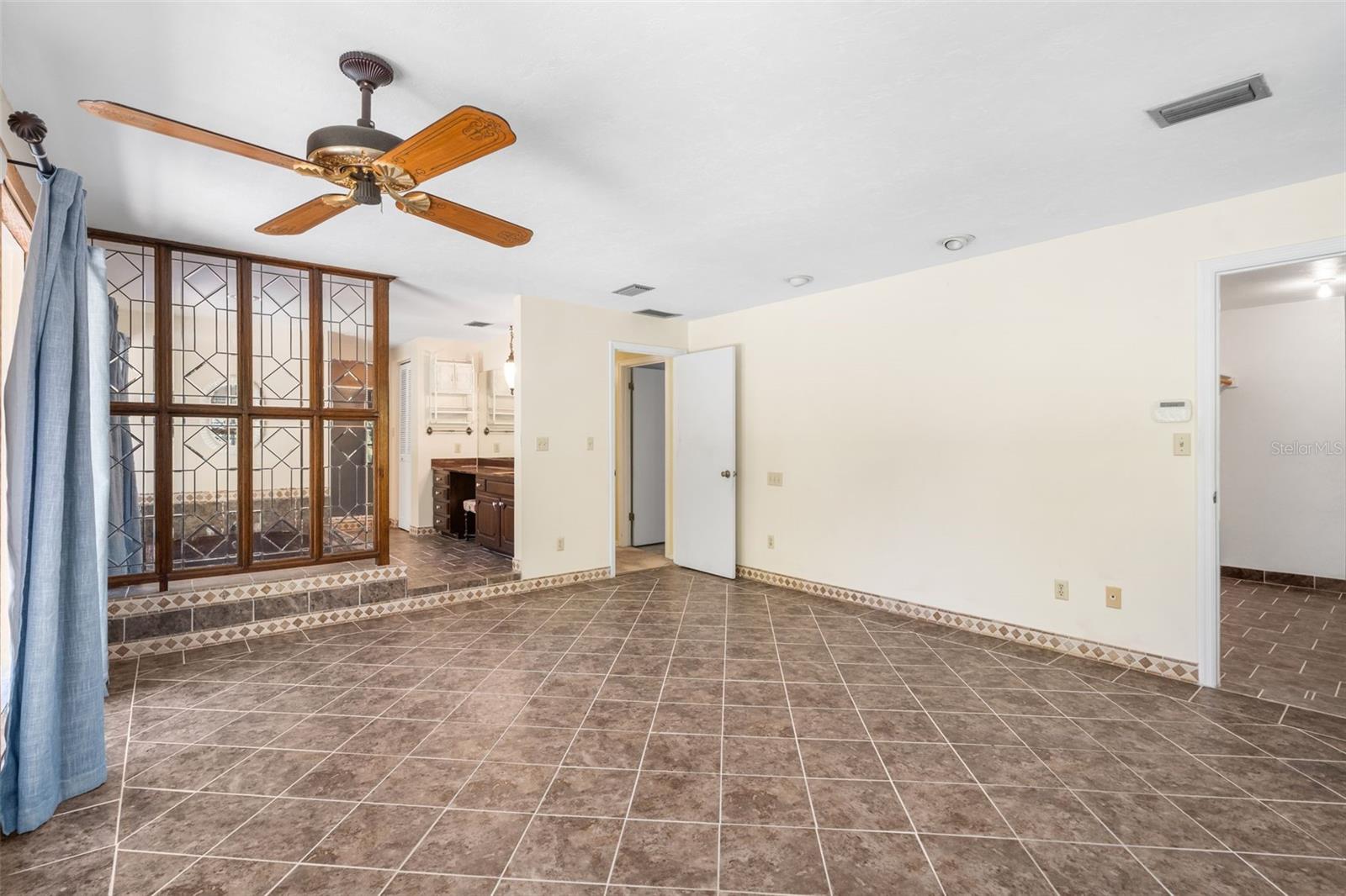 Image 18 of 53 For 4621 71st Boulevard