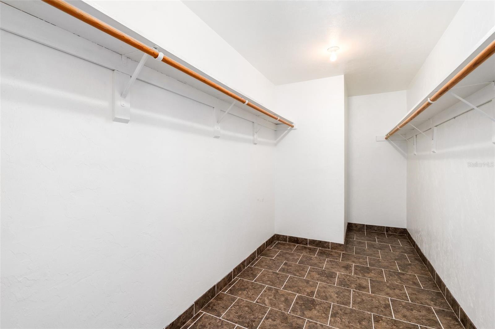 Image 19 of 53 For 4621 71st Boulevard