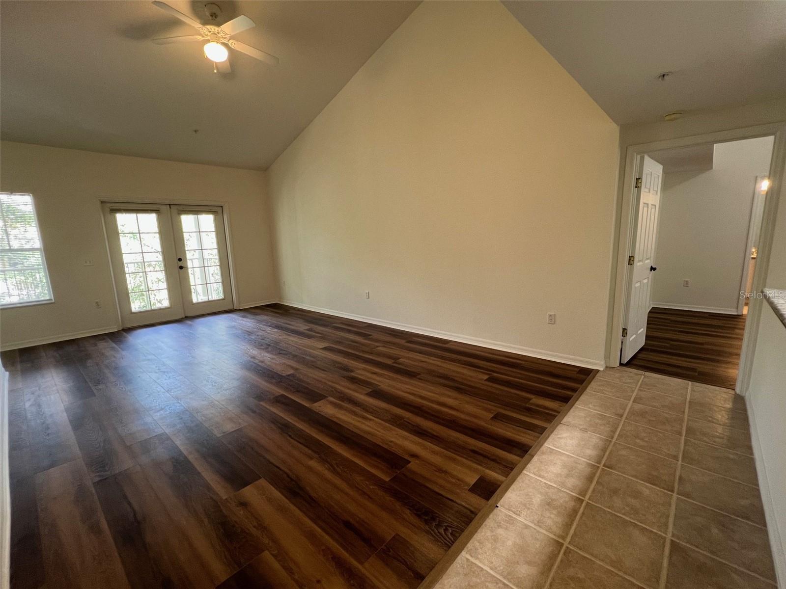 Image 4 of 32 For 4941 91st Terrace N302