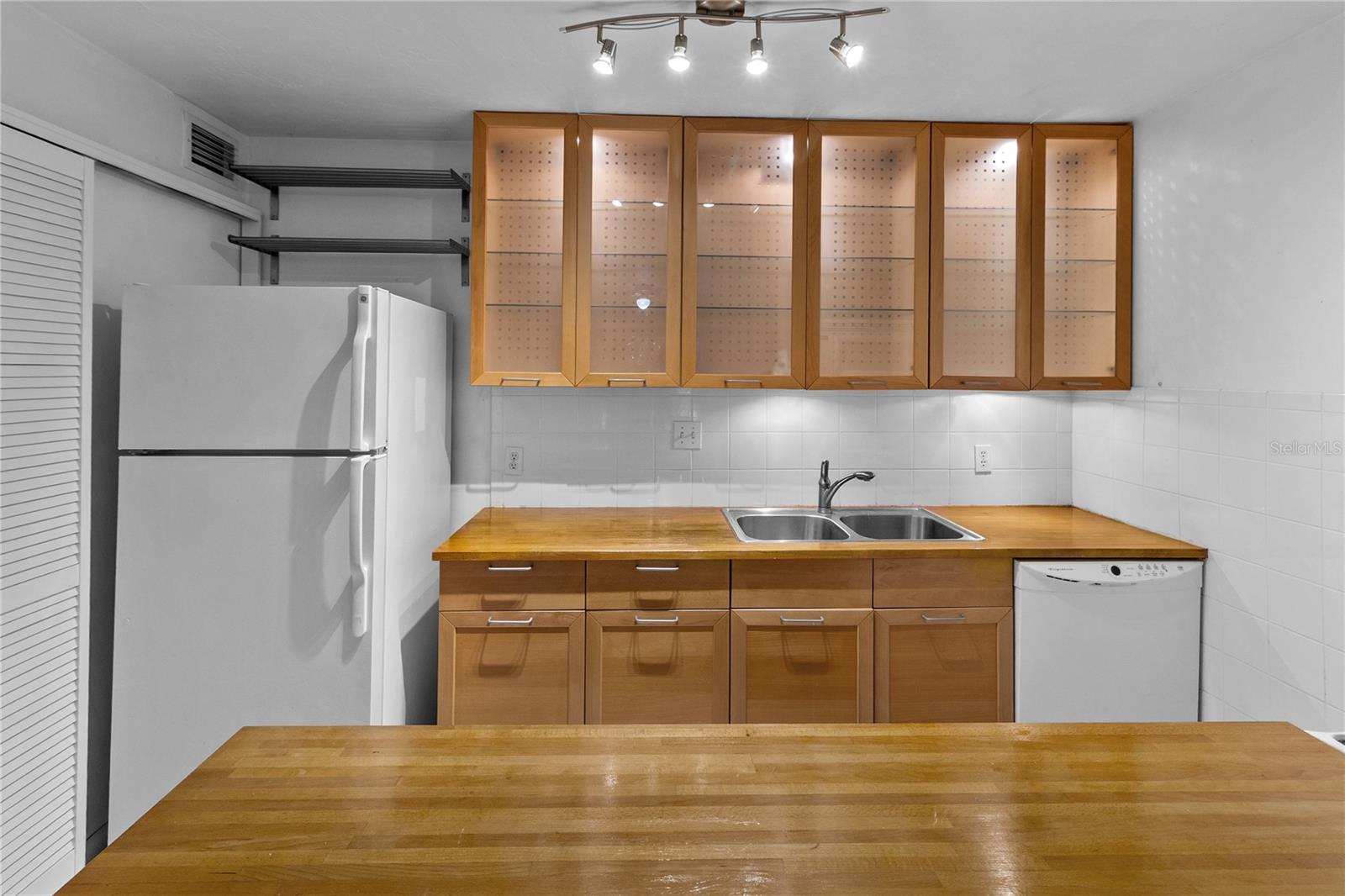 Image 4 of 21 For 1015 9th Street D2