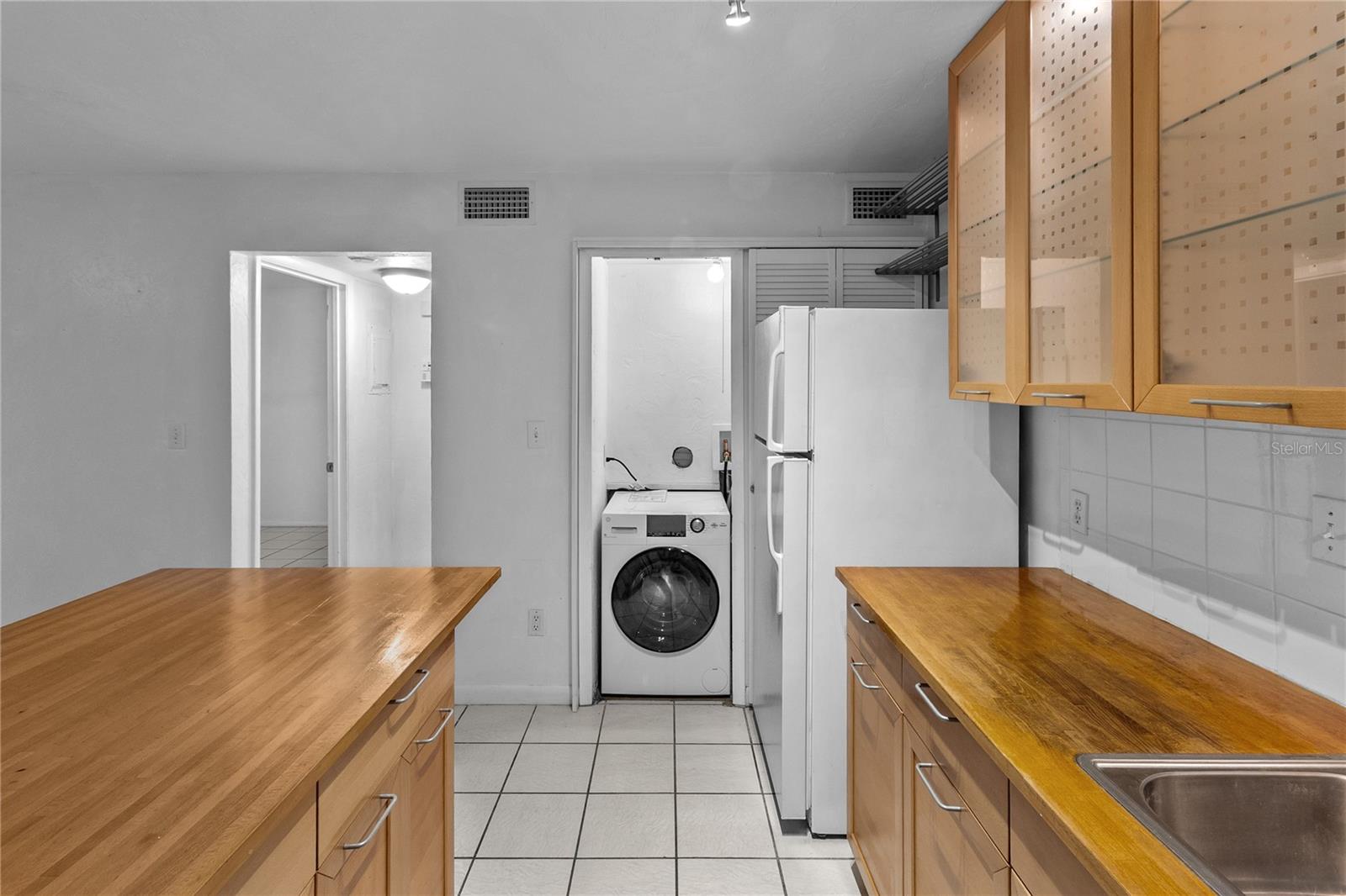 Image 6 of 21 For 1015 9th Street D2