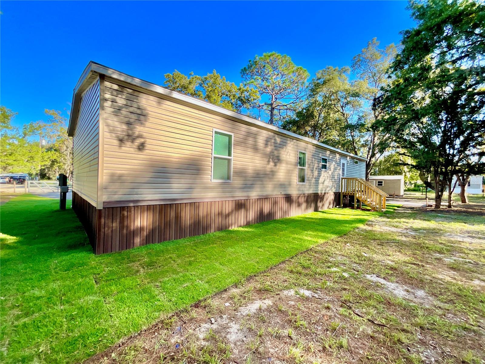 Image 8 of 49 For 111 James Avenue