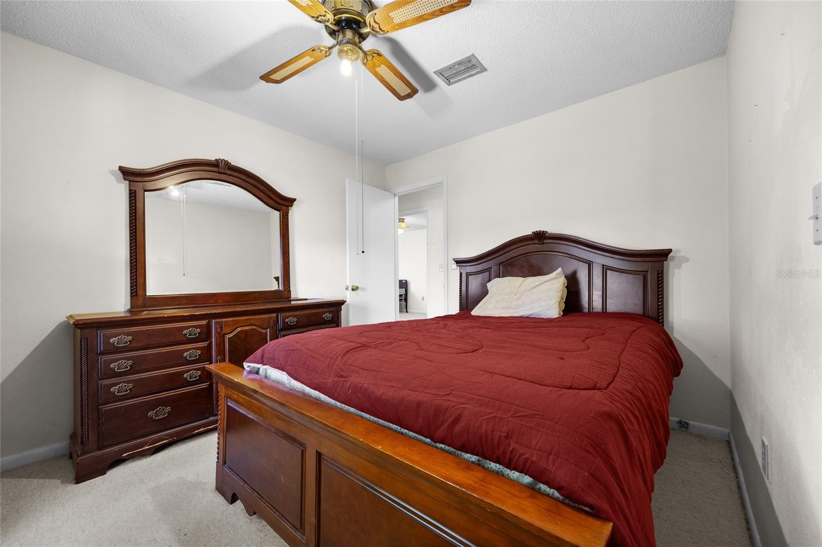 Image 31 of 83 For 960 Bethlehem Avenue