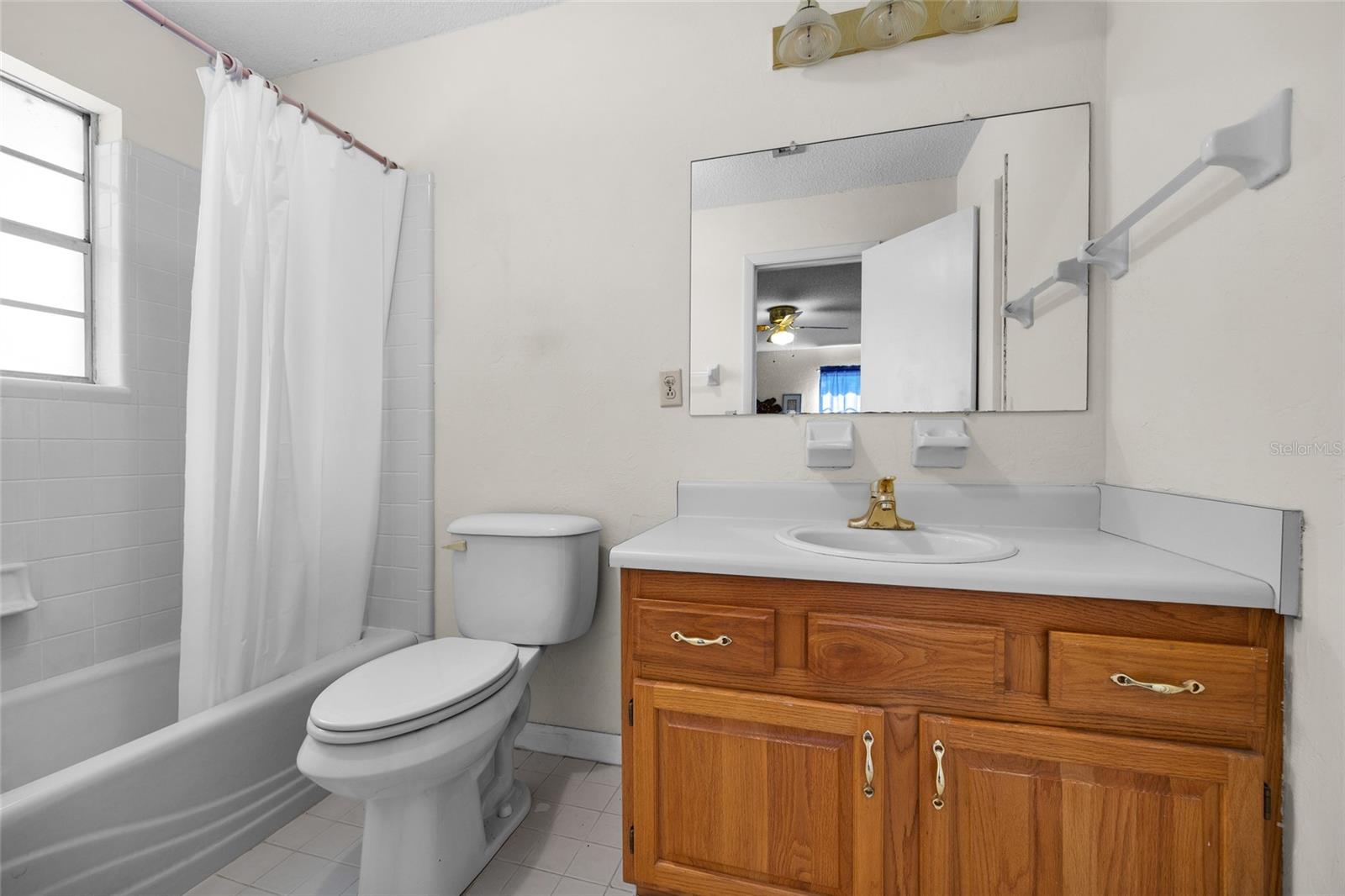 Image 32 of 83 For 960 Bethlehem Avenue