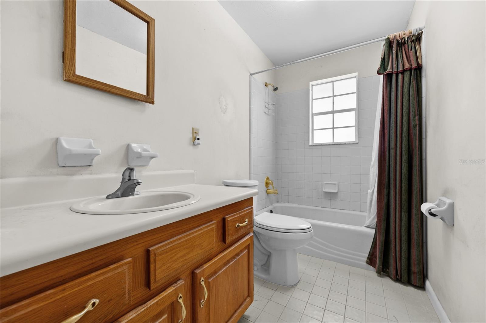 Image 35 of 83 For 960 Bethlehem Avenue