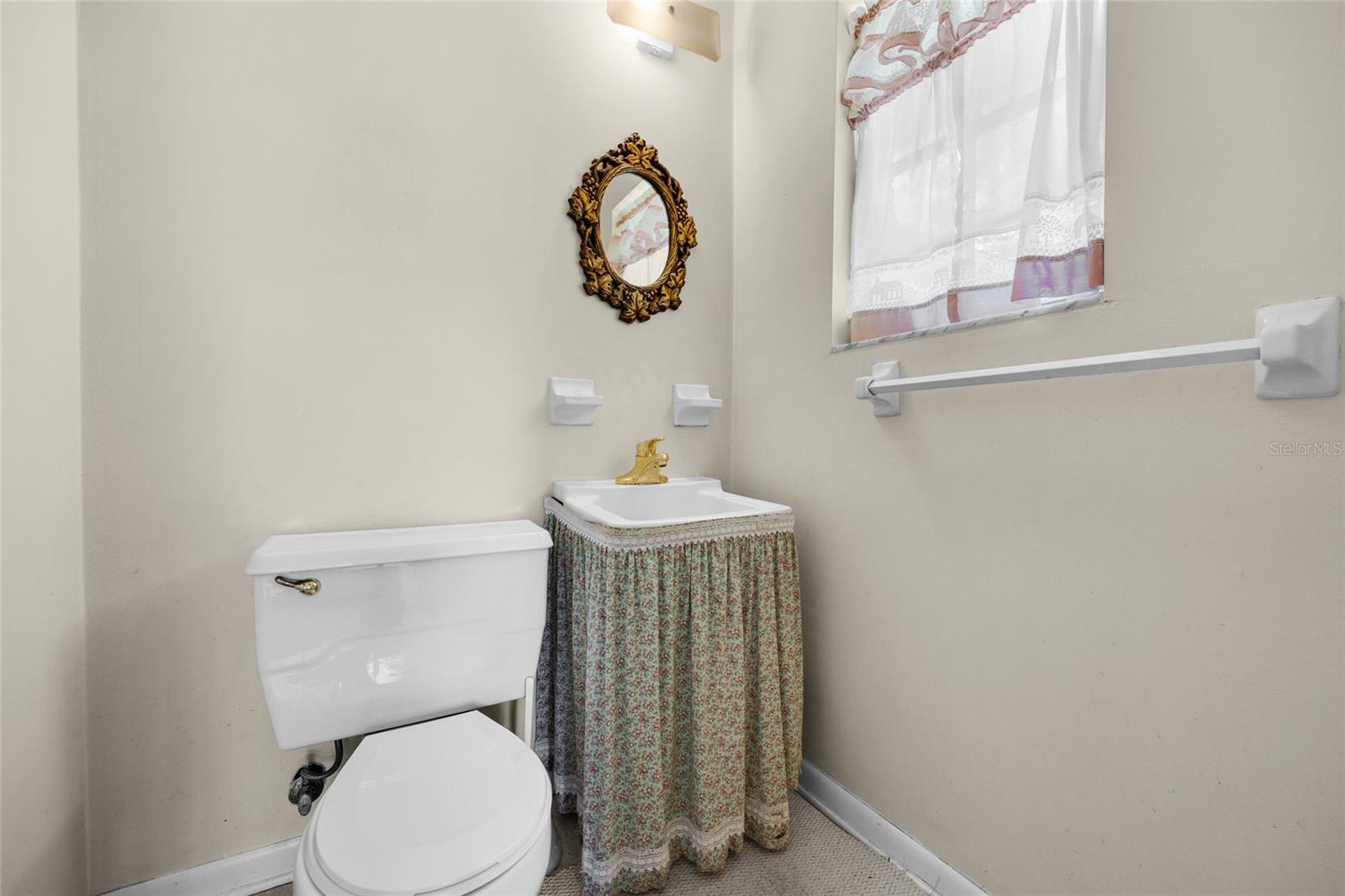 Image 37 of 83 For 960 Bethlehem Avenue