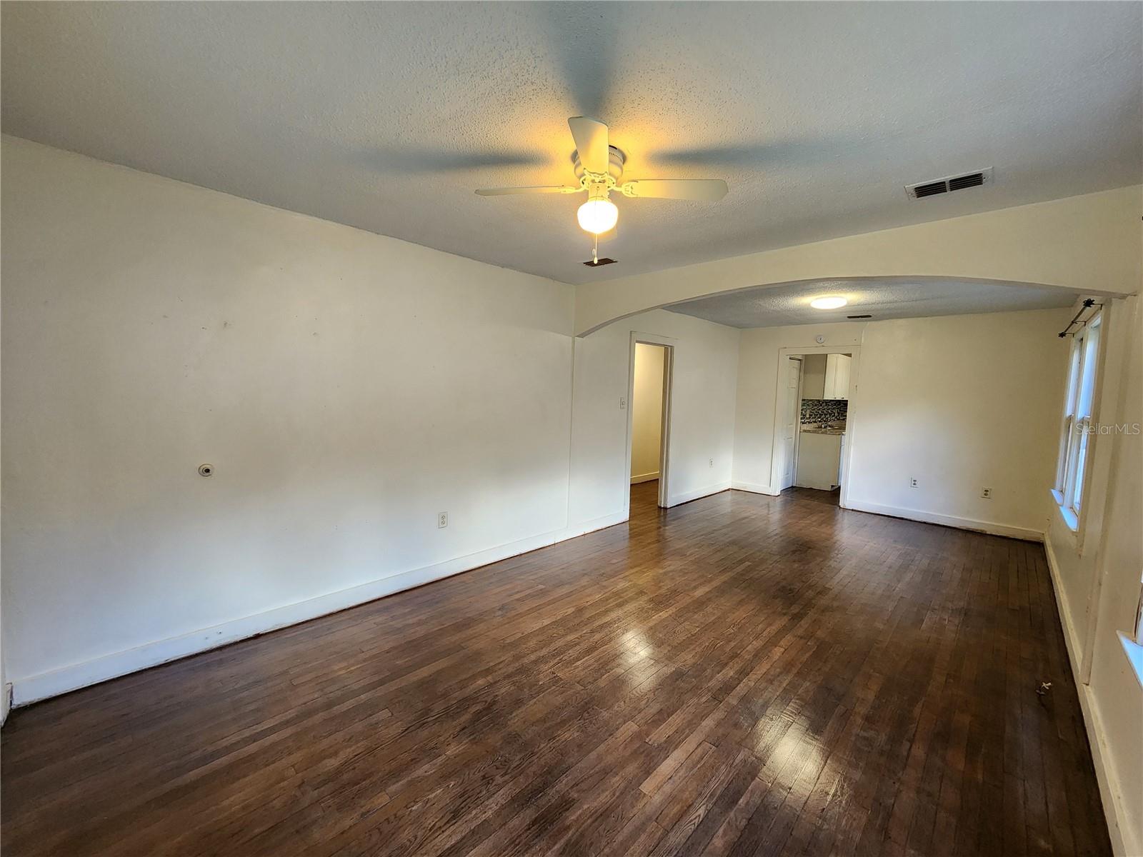 Image 13 of 42 For 1810 47 Terrace