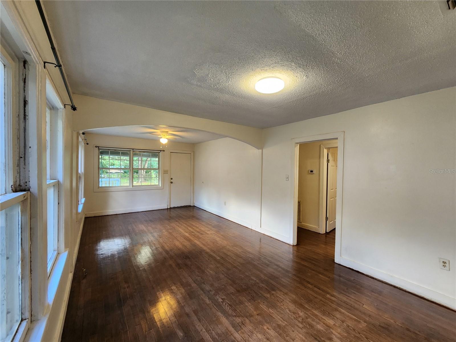 Image 14 of 42 For 1810 47 Terrace