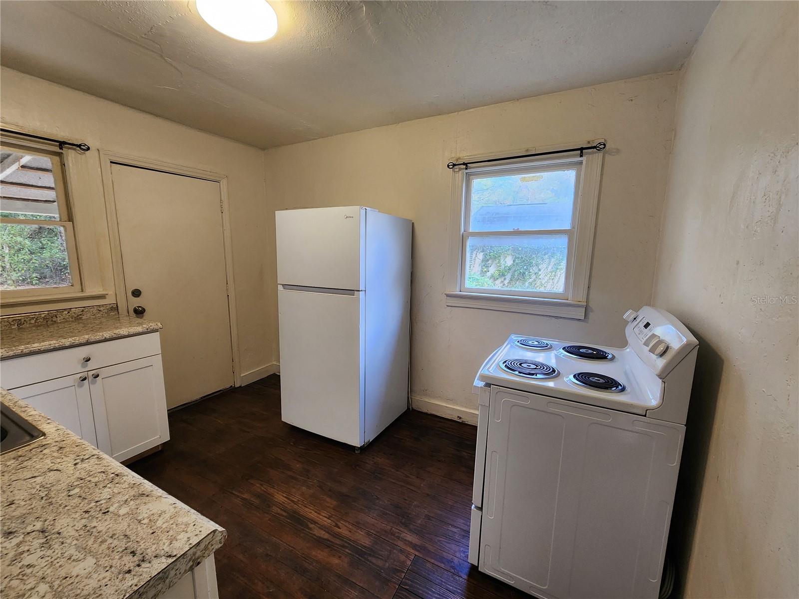 Image 18 of 42 For 1810 47 Terrace