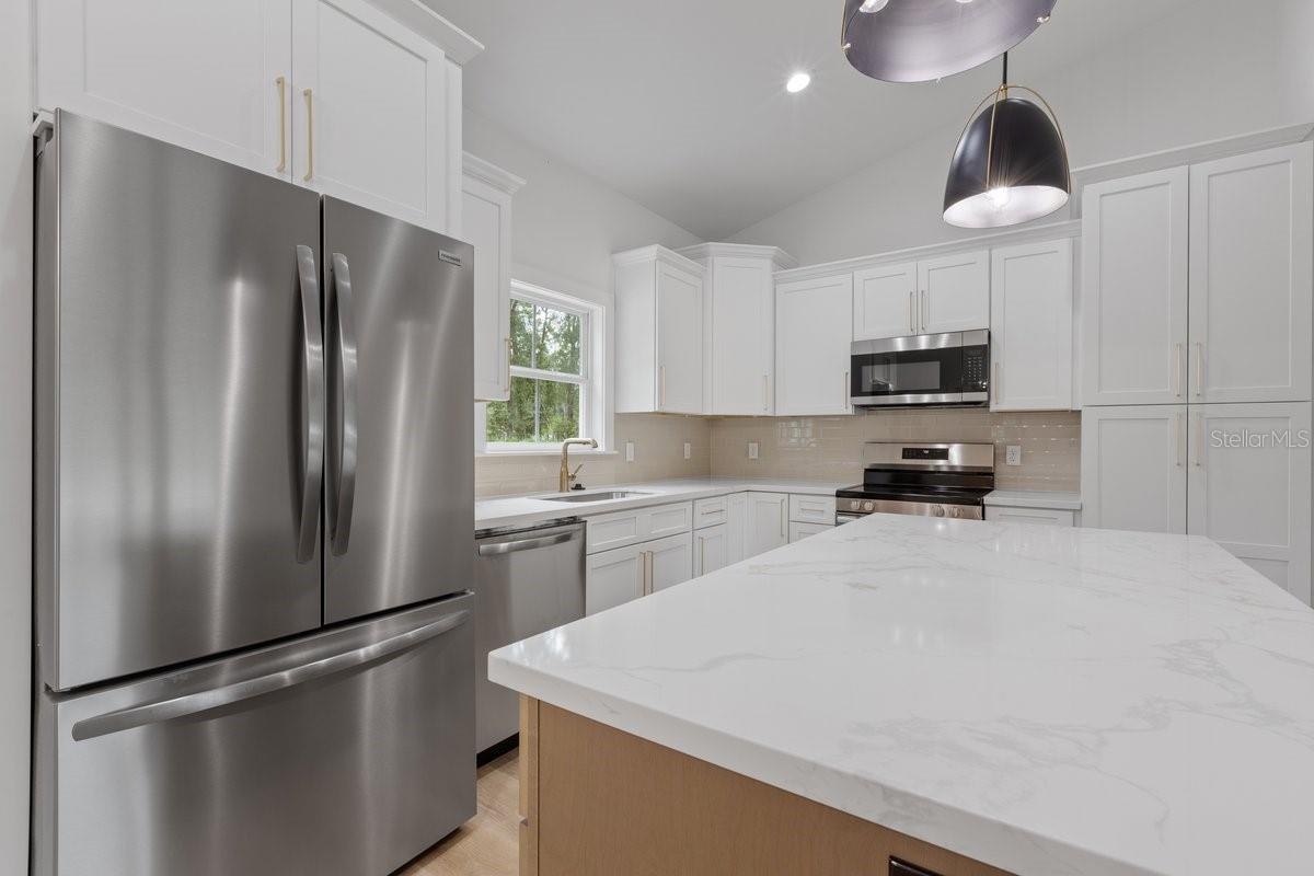 Image 13 of 33 For 17391 81 Terrace