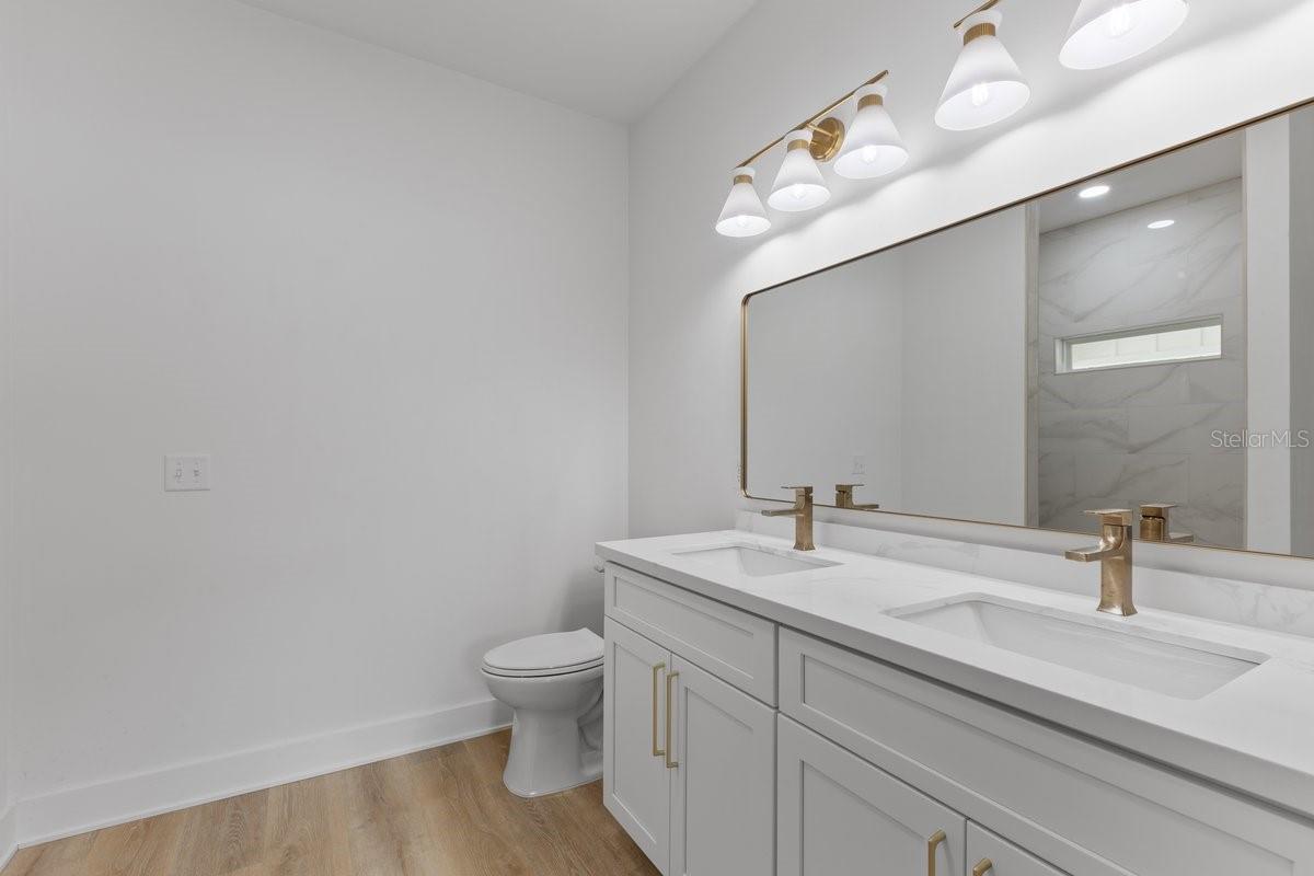 Image 18 of 33 For 17391 81 Terrace