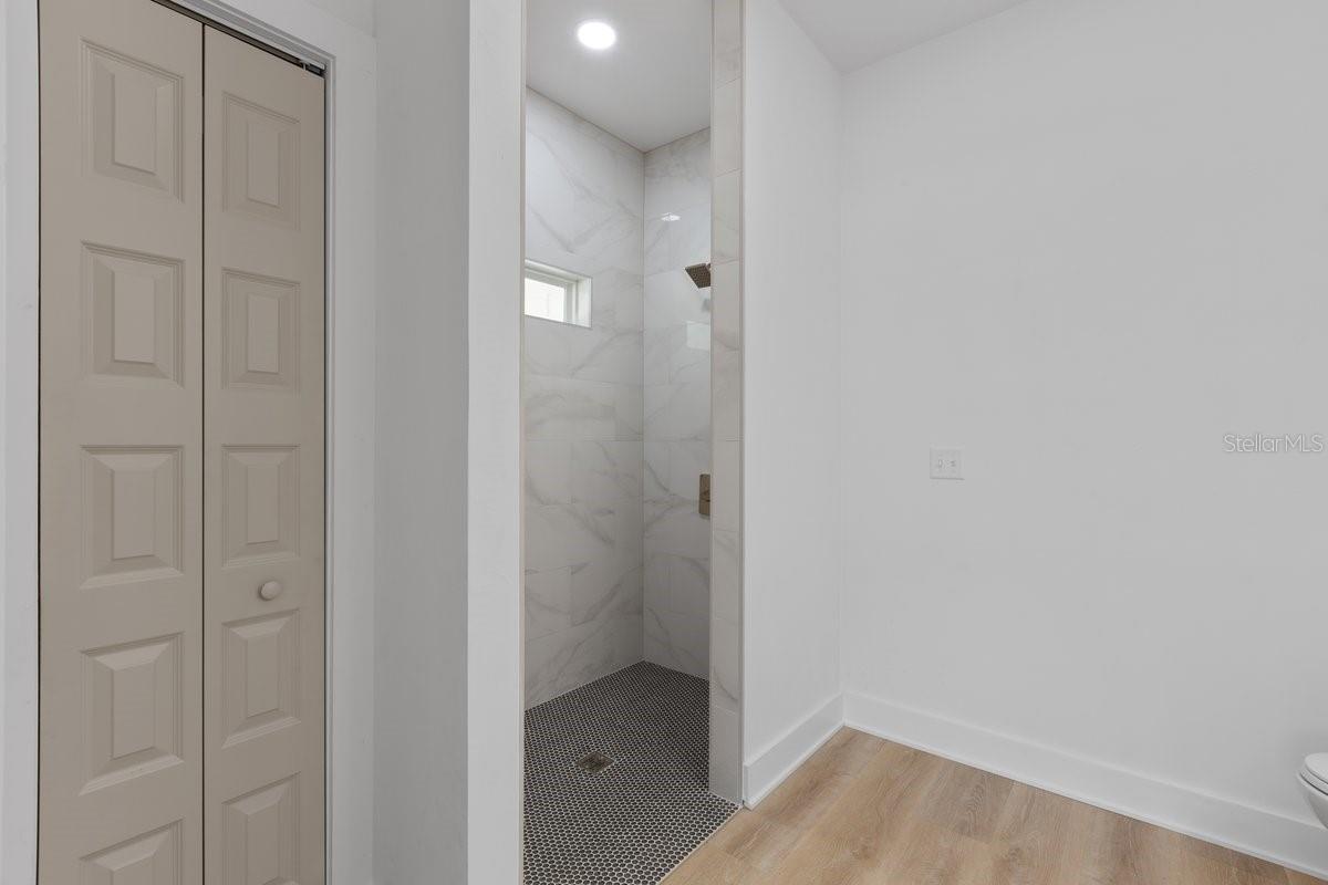 Image 19 of 33 For 17391 81 Terrace