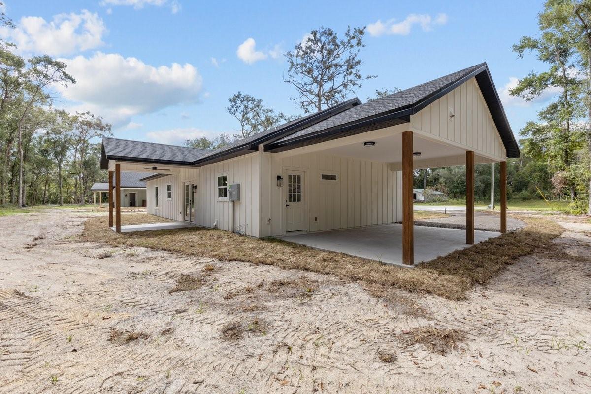 Image 3 of 33 For 17391 81 Terrace