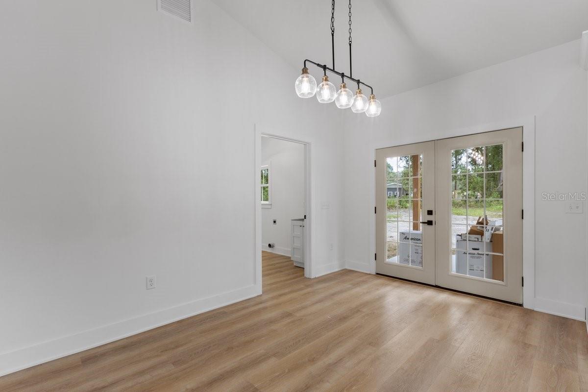 Image 8 of 33 For 17391 81 Terrace