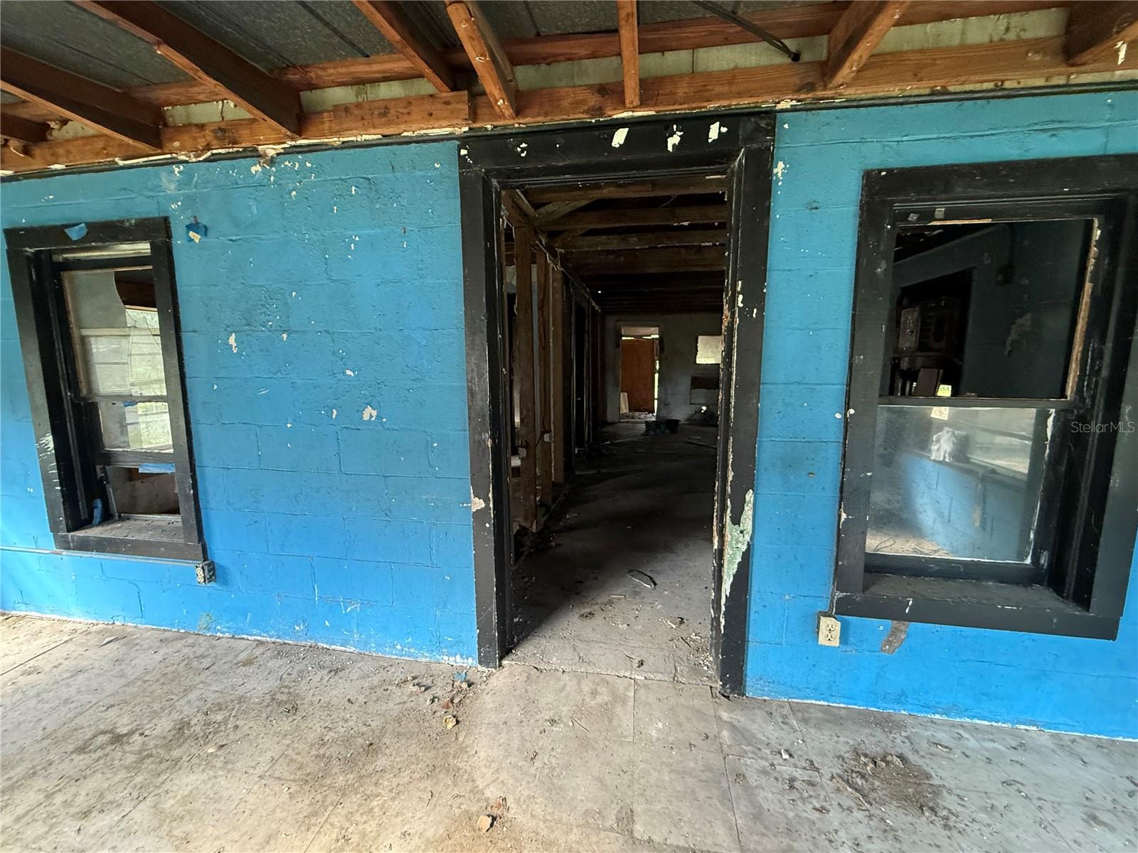 Image 4 of 5 For 2410 3rd Place Ne