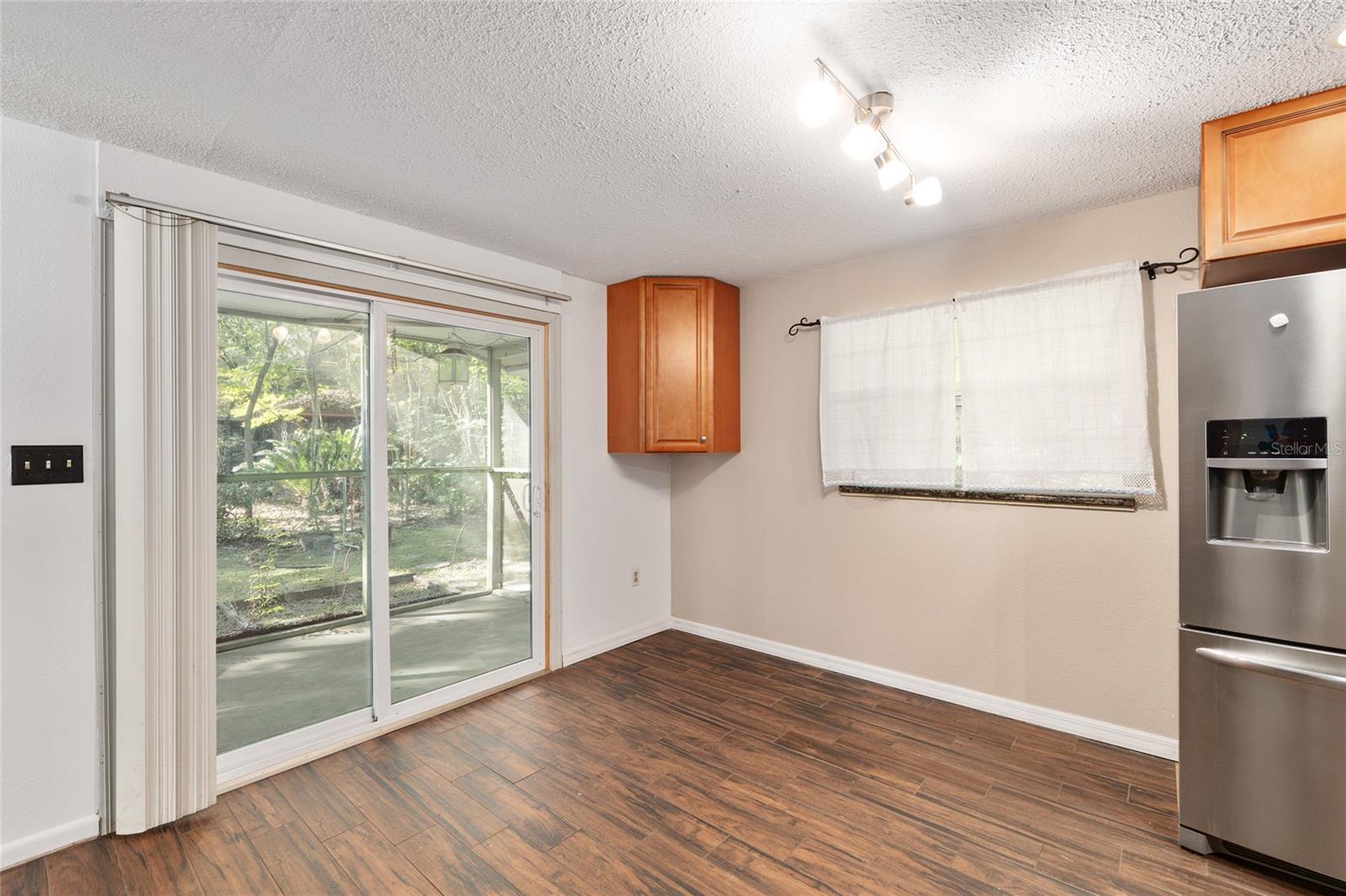 Image 11 of 85 For 630 34th Street