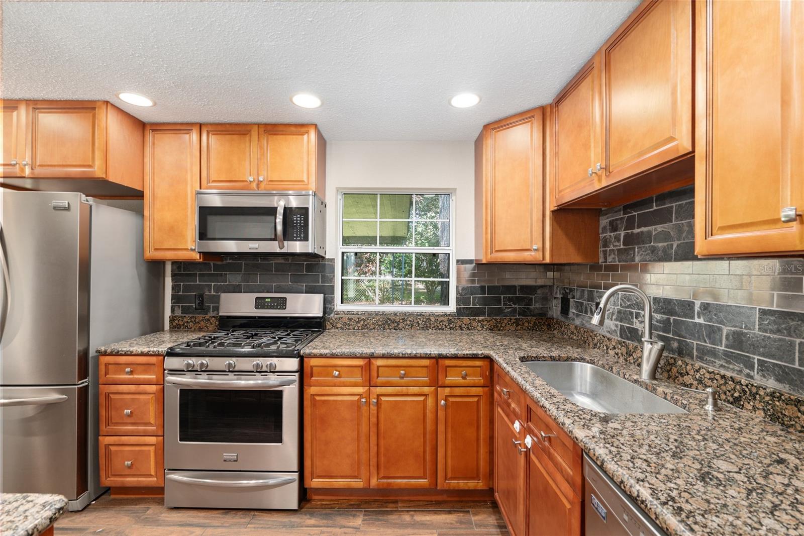 Image 15 of 85 For 630 34th Street