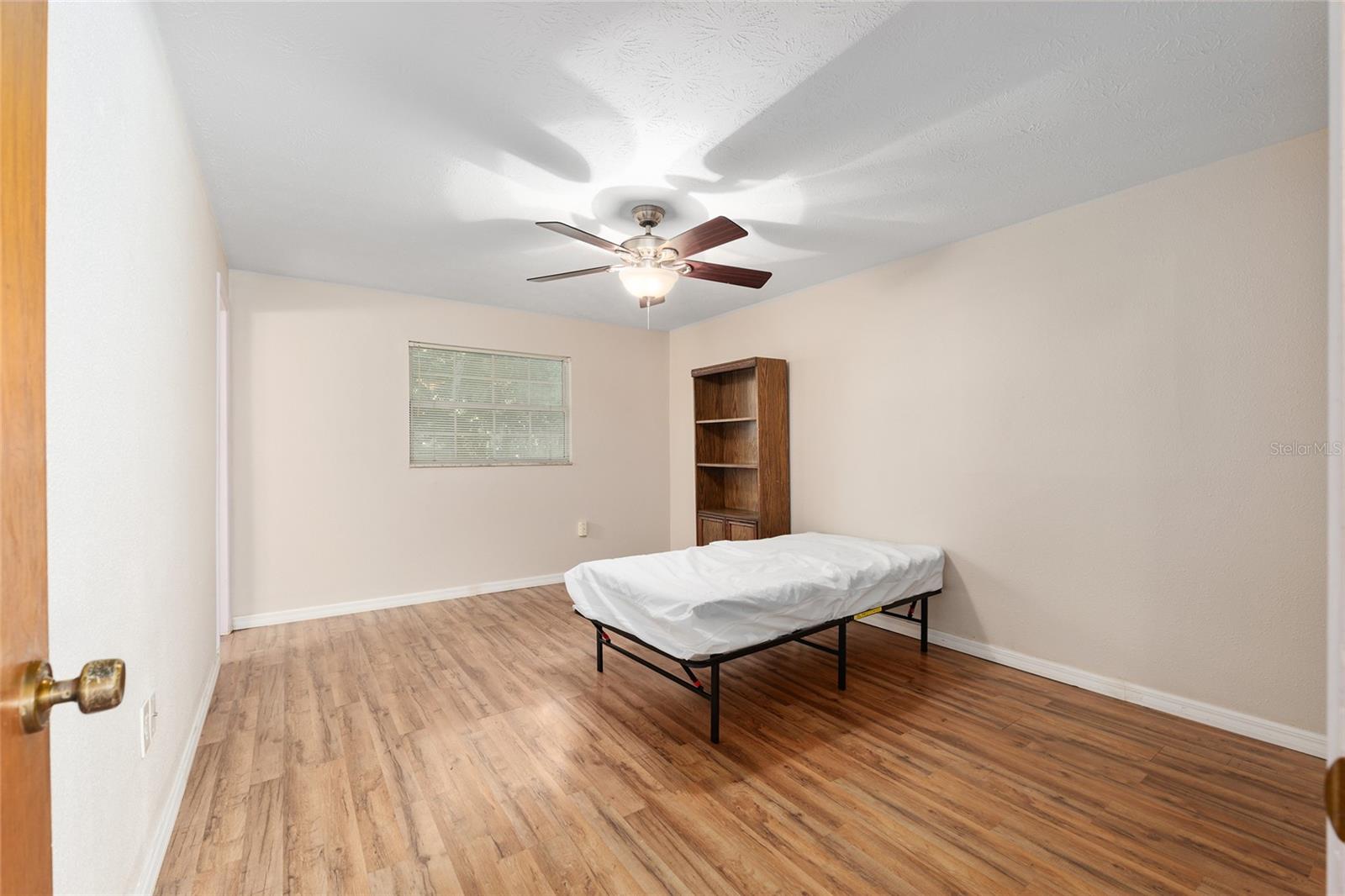 Image 21 of 85 For 630 34th Street