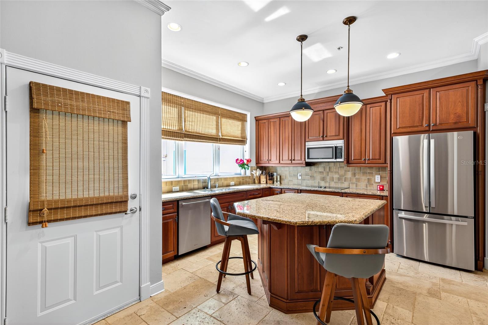 Image 11 of 34 For 323 2nd Avenue