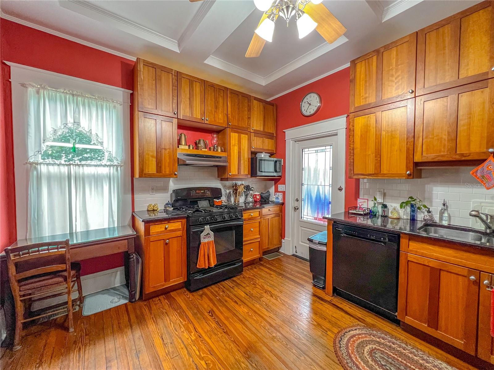 Image 24 of 57 For 516 4th Street