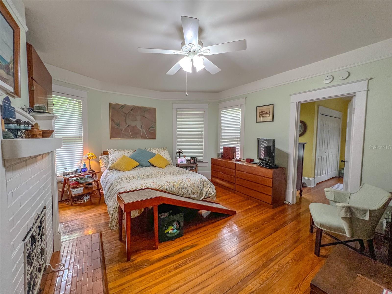 Image 30 of 57 For 516 4th Street