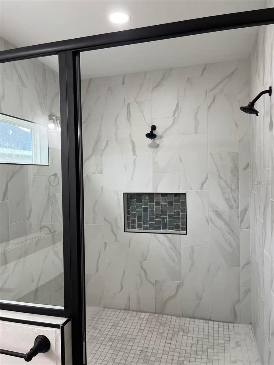 Image 5 of 10 For 6686 12th Lane