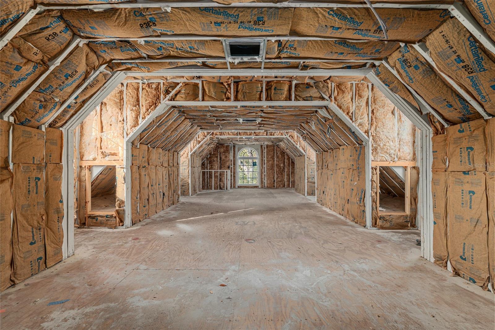 Image 38 of 50 For 921 170th Street