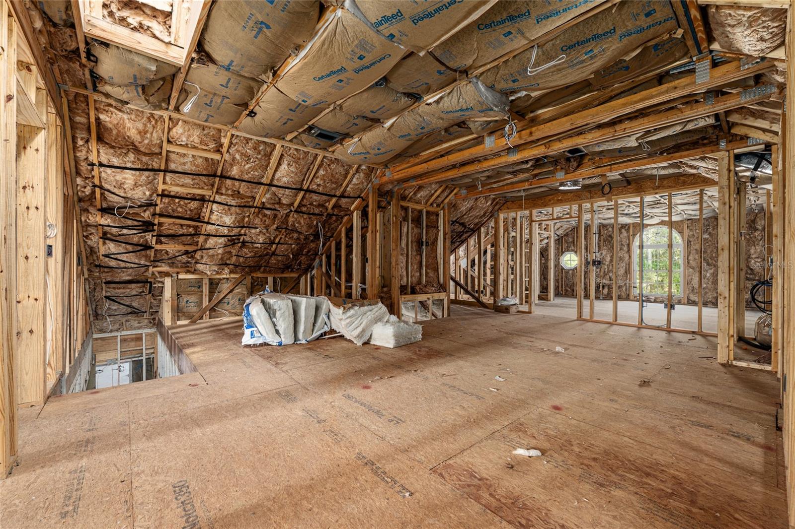 Image 42 of 50 For 921 170th Street