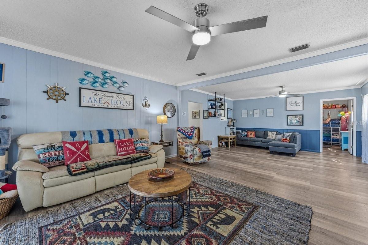 Image 10 of 41 For 832 Lake Shore Terrace