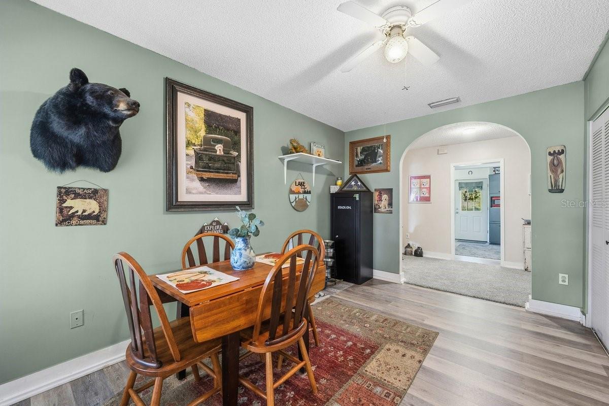 Image 13 of 41 For 832 Lake Shore Terrace