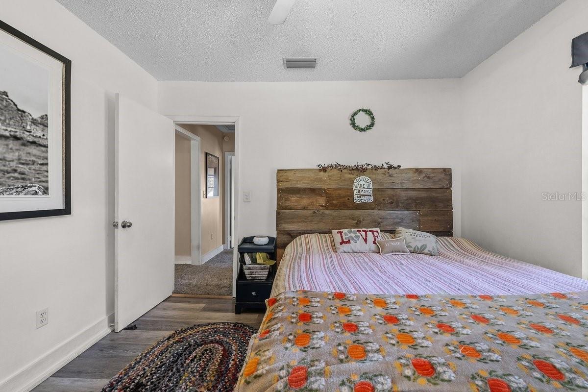 Image 15 of 41 For 832 Lake Shore Terrace