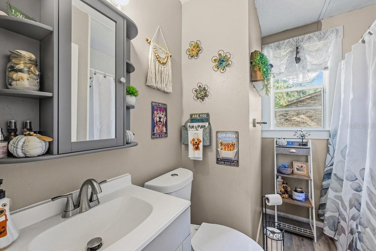 Image 16 of 41 For 832 Lake Shore Terrace